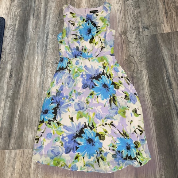 madison leigh Dresses & Skirts - Madison Leigh size 8 floral dress